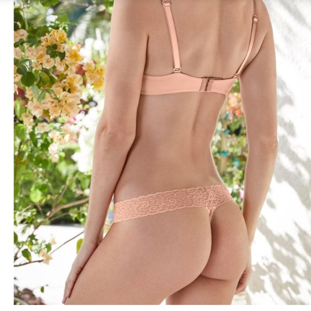VENUS Pearl Lace Thong (Shade Sand Cream)